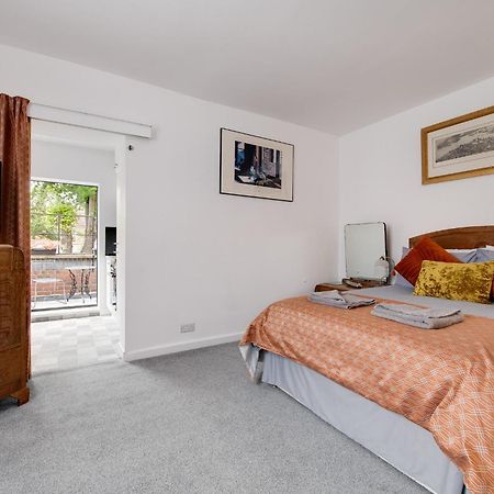 Ferryman Apartments By Places To Be Portsmouth Extérieur photo
