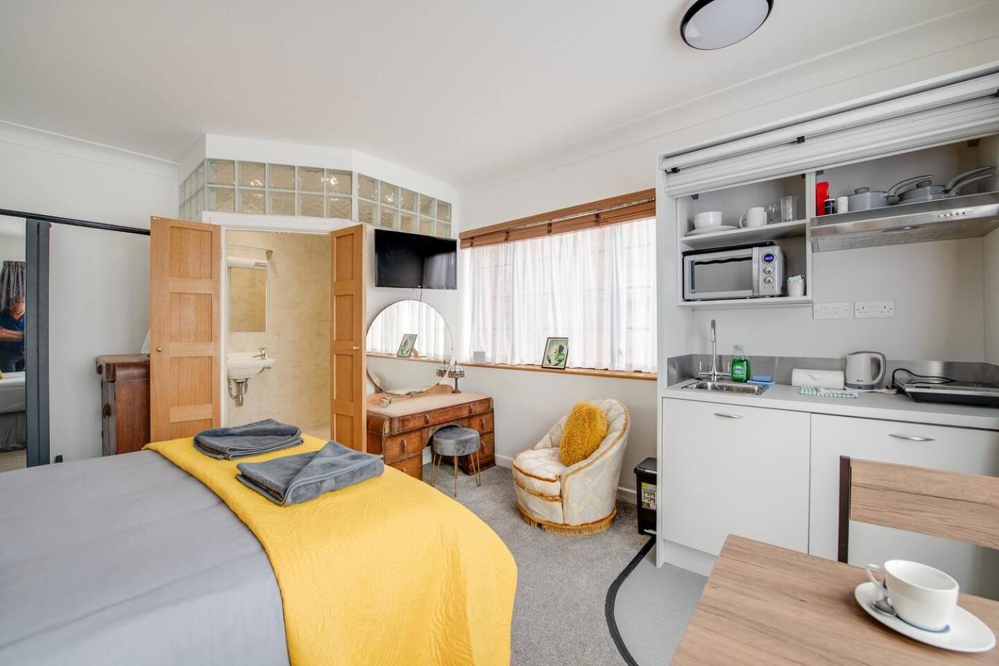 Ferryman Apartments By Places To Be Portsmouth Extérieur photo