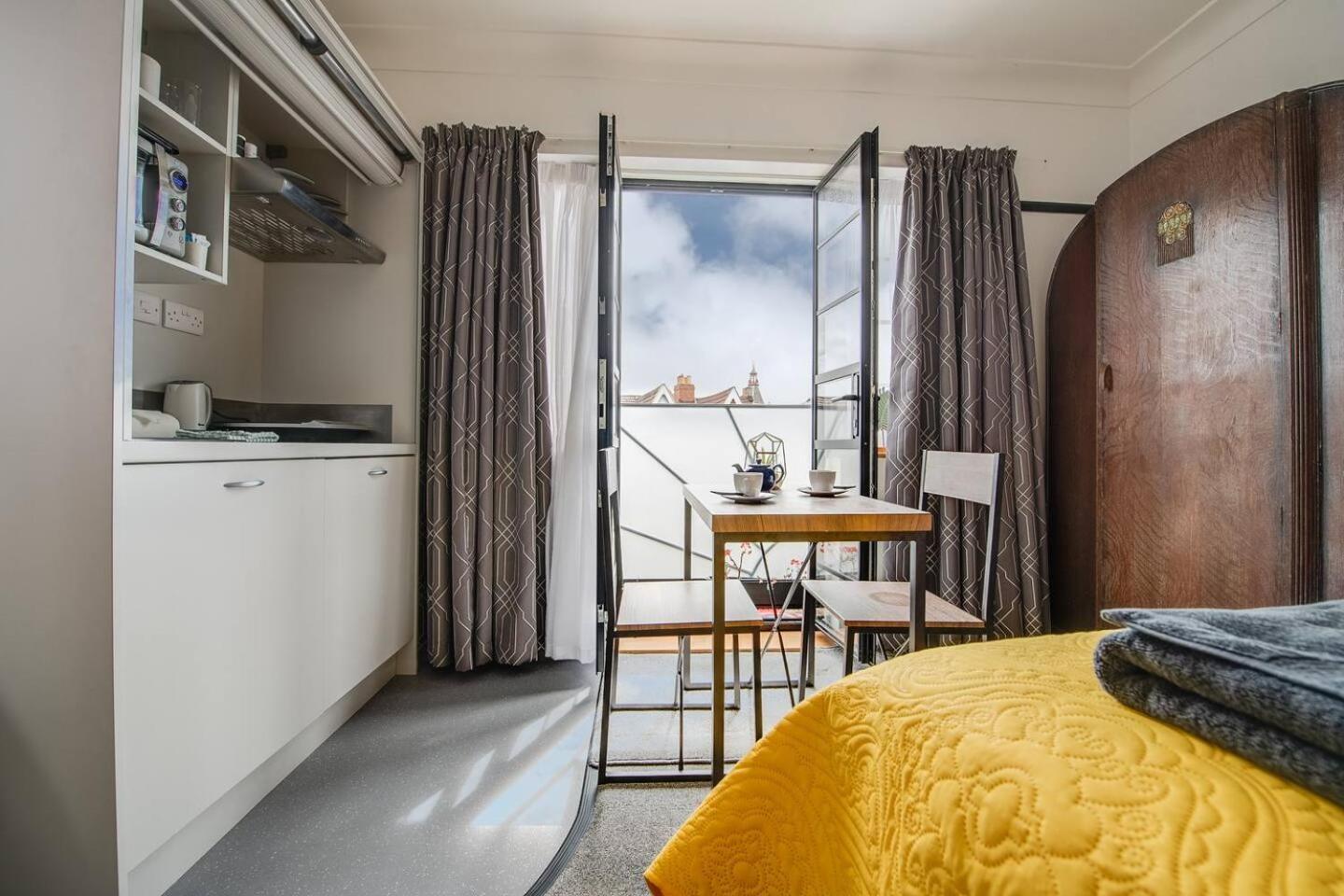 Ferryman Apartments By Places To Be Portsmouth Extérieur photo
