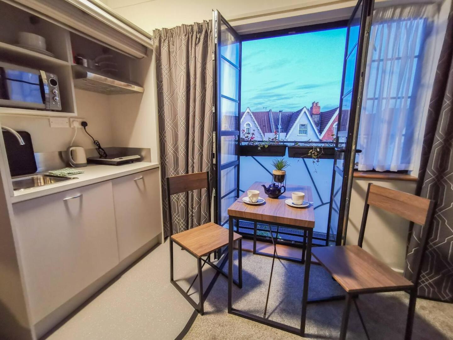 Ferryman Apartments By Places To Be Portsmouth Extérieur photo