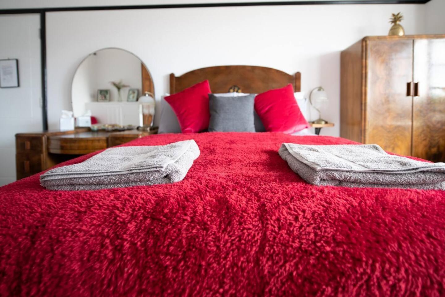 Ferryman Apartments By Places To Be Portsmouth Extérieur photo