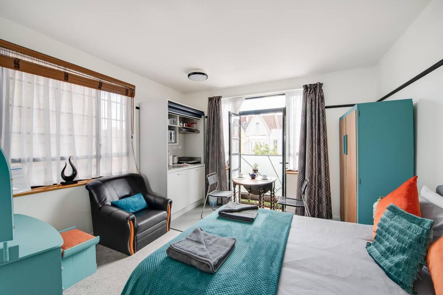 Ferryman Apartments By Places To Be Portsmouth Extérieur photo